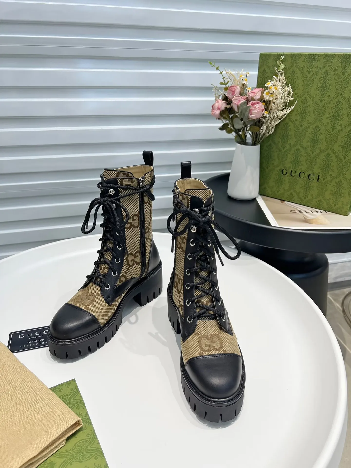 👟👟Ex-factory price 640👟👟Official website 1:1 available in glossy and matte. Autumn and winter GUCCI double G electric embroidery version lace-up 8-inch boots✅ Full oil edges, full of high-end feel [strong] The side zipper is super convenient to put on and take off, unique and unique, and the brand's distinctive style.  Fabric: cowhide➕open edge beads Inner/foot pads: high-end cowhide 🐂 TPU outsole Heel height 6cm Color: brown, black, white Number of yards: 35-41 Packing: Comes with card, cloth bag.